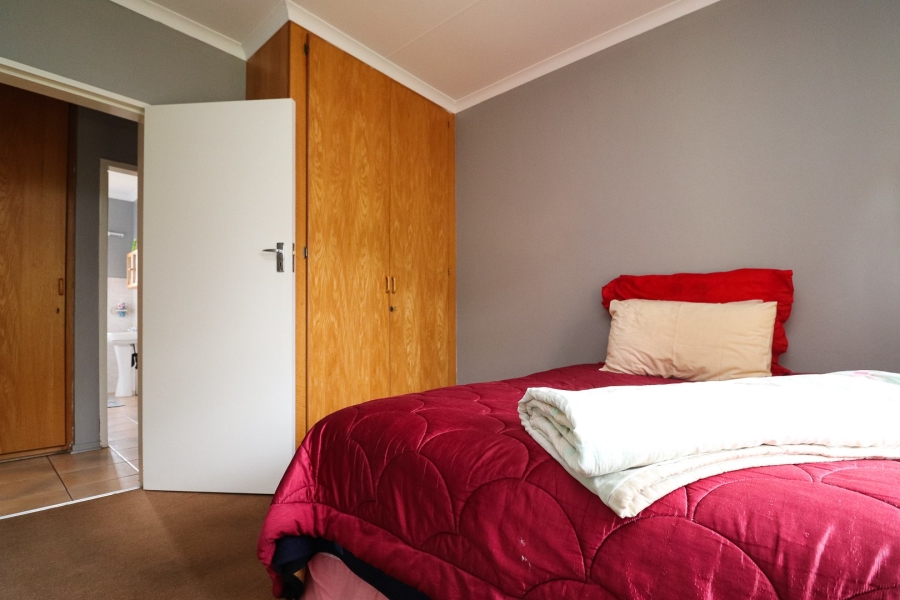 3 Bedroom Property for Sale in Flamwood North West